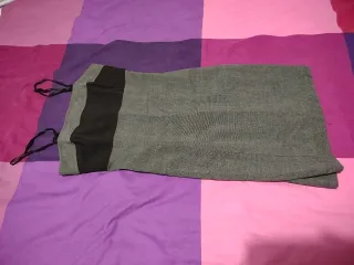 Vestito nero e grigio