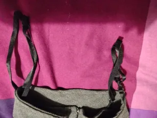 Vestito nero e grigio