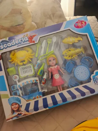 Lote 2 Juguetes: Coche Deportivo Amarillo y Set Pe