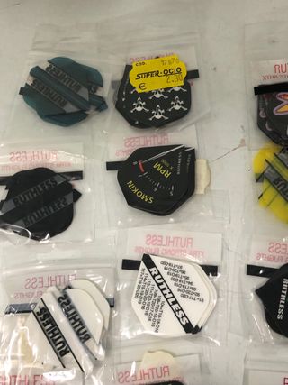 Lote 156 plumas Ruthless para dardos