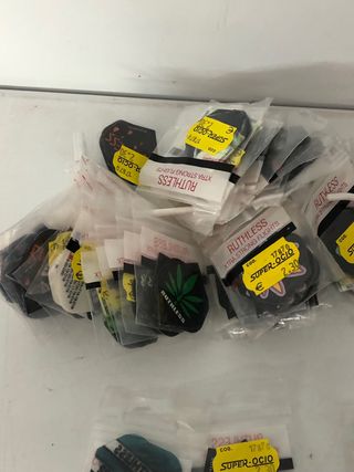 Lote 156 plumas Ruthless para dardos