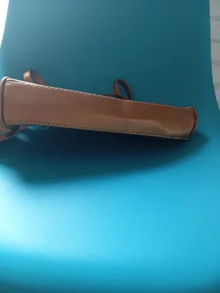 Bolso de mano dorado bronce con hebilla