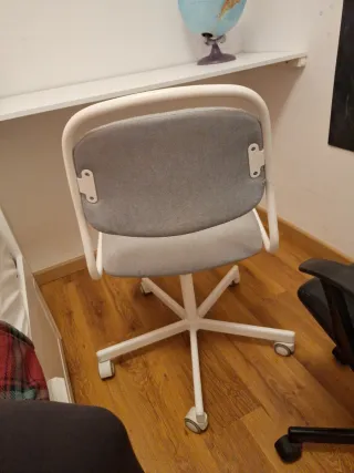 Silla de oficina negra