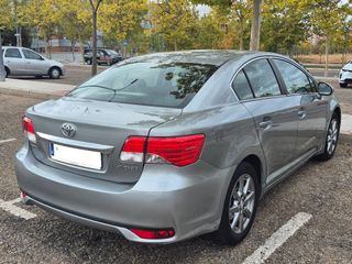 Toyota Avensis 2013