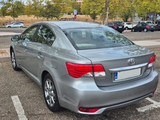 Toyota Avensis 2013