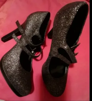 Tacones brillantes negros talla 37