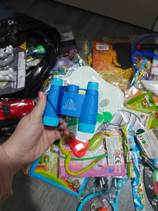 Lote grande de juguetes variados sin abrir