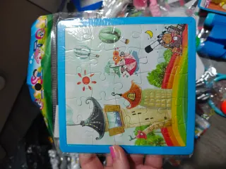 Lote grande de juguetes variados sin abrir