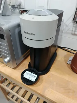 Cafetera Nespresso Vertuo Blanca