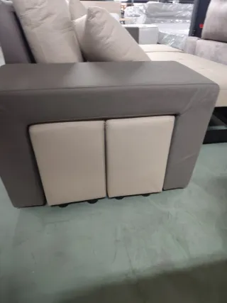 Sofá cama chaise longue con 2 pufs