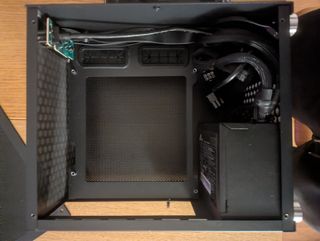 Torre Metalfish T40 y fuente sfx itx