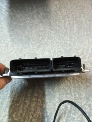 Centralita Audi Bosch 8E0 907 401 P