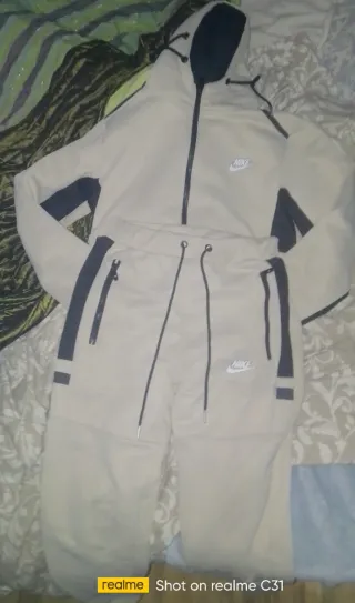 Conjunto Deportivo Nike Beige y Negro