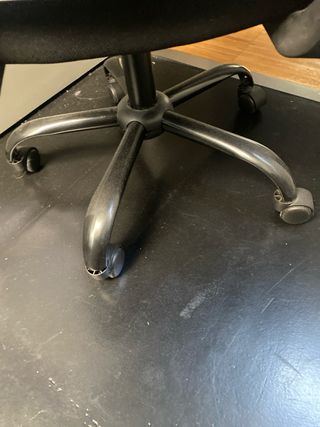 Silla de oficina ergonómica negra