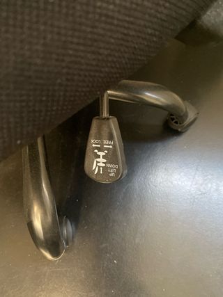 Silla de oficina ergonómica negra