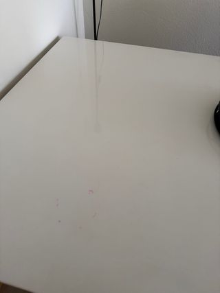 Mesa de comedor blanca y negra