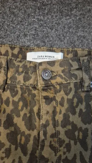 Pantalón estampado leopardo Stradivarius T.36