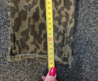 Pantalón estampado leopardo Stradivarius T.36
