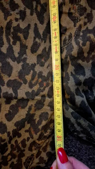 Pantalón estampado leopardo Stradivarius T.36