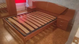 Cama 150*190 + dos mesillas