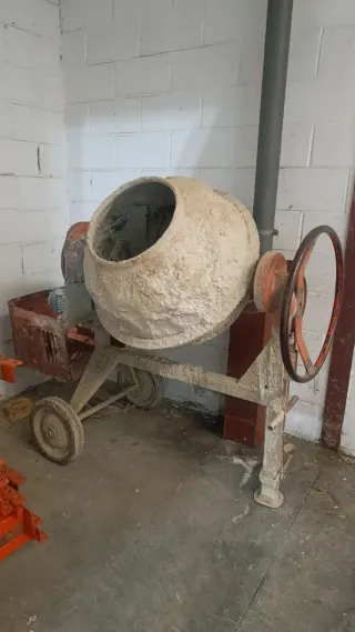 Hormigonera con motor