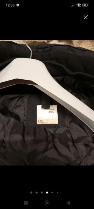 Parka negra talla M con capucha