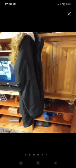 Parka negra talla M con capucha