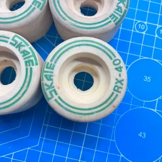 Pattini a 4 rotelle RX-40 Vintage piu 1 ricambio