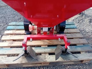 Plantadora de patatas de un surco nueva