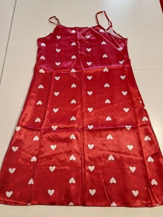 2 camisones de raso rojo y negro por 5 euros NUEVO