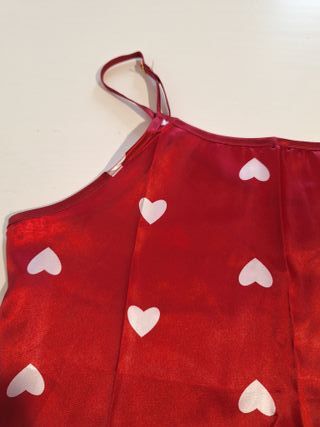 2 camisones de raso rojo y negro por 5 euros NUEVO