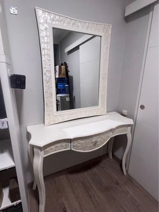 Tocador con espejo nacarado