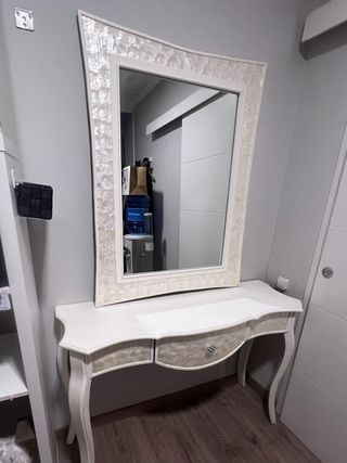 Tocador con espejo nacarado