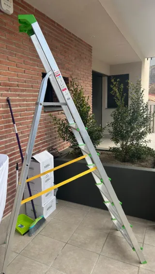 Escalera aluminio 6 peldaños