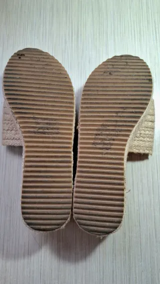 Sandalias Foxy LP Beige Cuña. Talla 37.