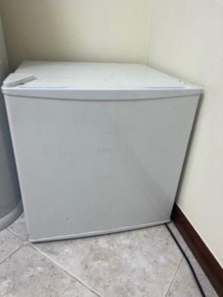 Mini frigorifero con congelatore