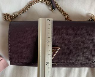 Bolso Cartera Guess Morado Dorado