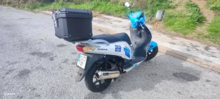 Honda PS 125cc Scooter(Menos de 3000km) Pegatina C