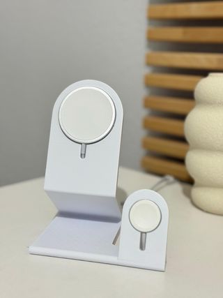 Estacion de carga iPhone y Apple Watch.