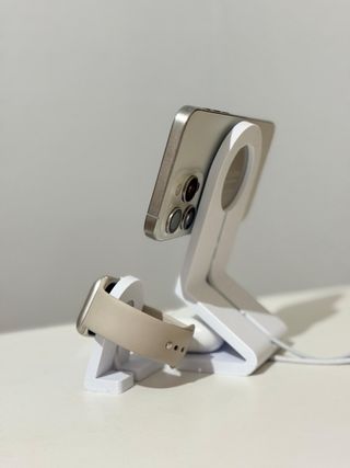 Estacion de carga iPhone y Apple Watch.