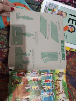 Álbum de cromos Vivimos y Jugamos