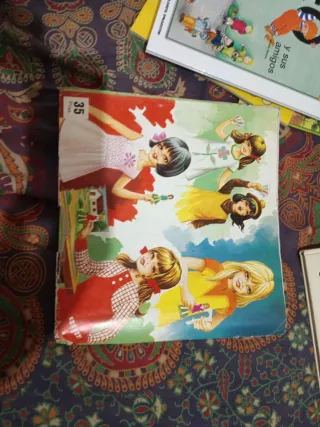 Álbum de cromos Vivimos y Jugamos