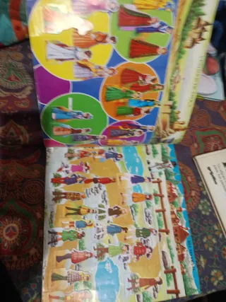 Álbum de cromos Vivimos y Jugamos