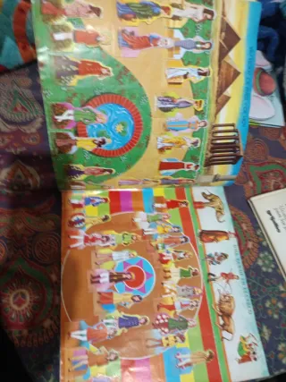 Álbum de cromos Vivimos y Jugamos