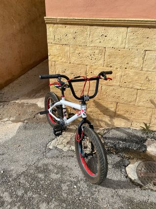 Bicicleta BMX infantil blanca