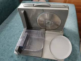 Cortafiambres eléctrico Ufesa