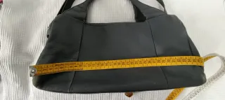 Borsetta a spalla e con tracolla regolabile grigia