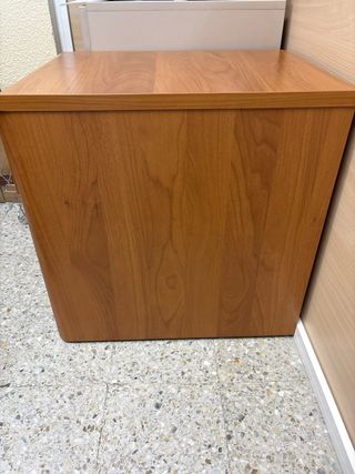 Cajonera de madera con llave