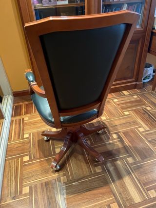Silla de escritorio de cuero y madera