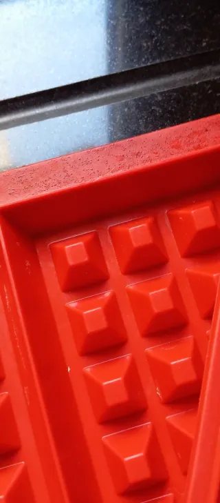 Molde Gofrera Lekue Silicona Rojo